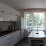 דירה Square View *